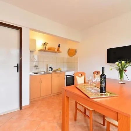 Ferienwohnung Mit Balkon - B56693 Апартаменты Рогозница